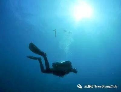 抱一抱来抱一抱你这个歌词是什么游戏画面